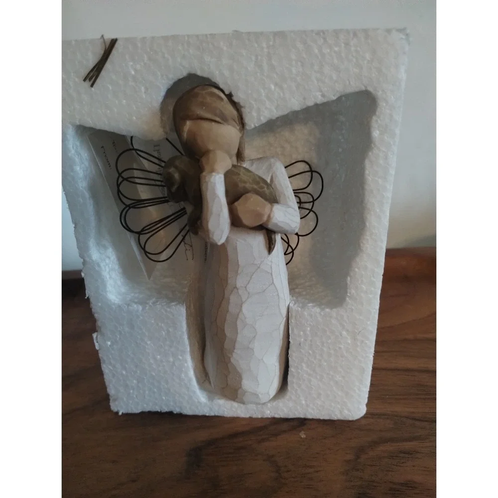 Willow Tree Angel of Friendship Holding Dog 26011 with Box Susan Lordi Demdaco